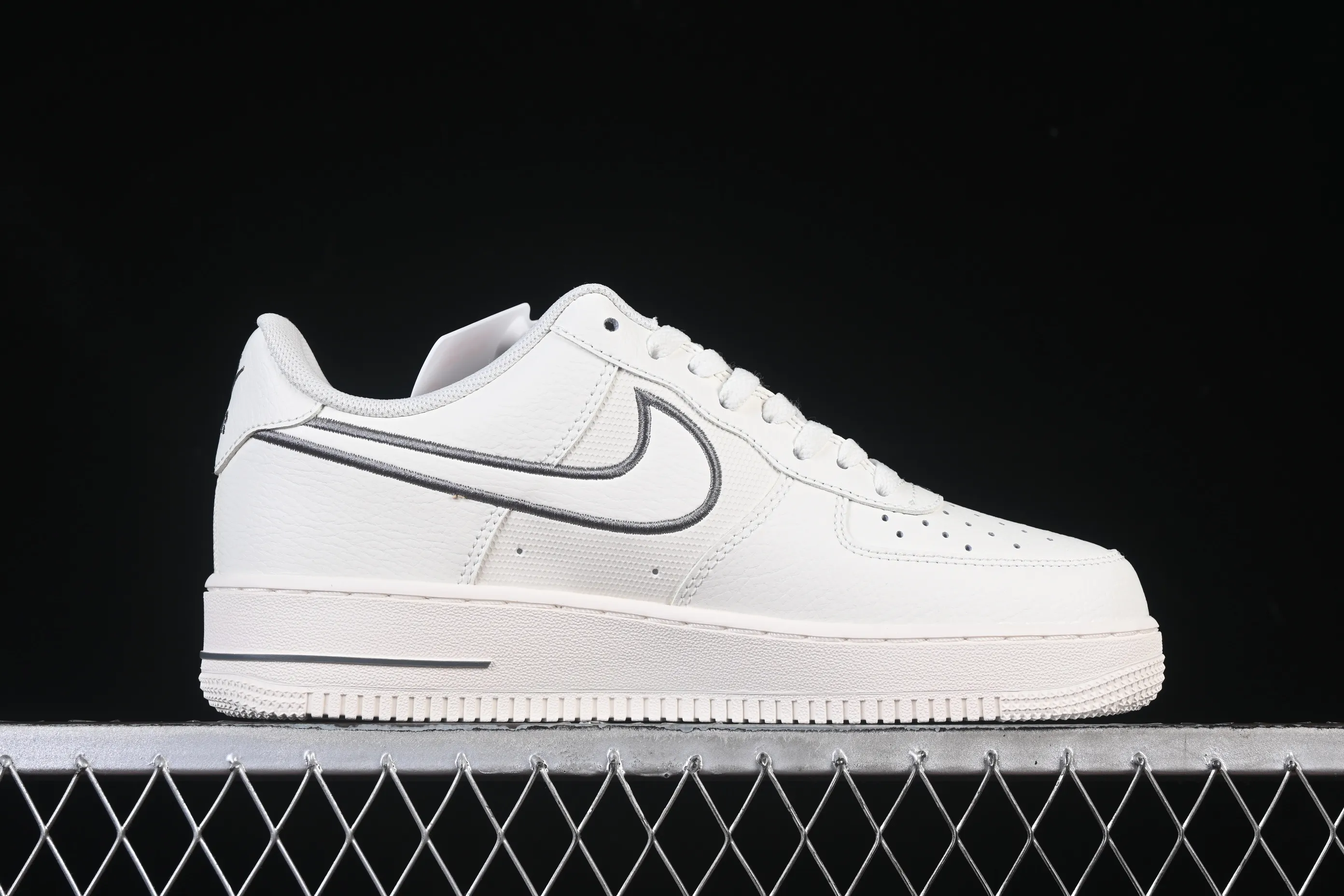 All categories Nk Air Force 1 Air Force series Nk Air Force 1 Low Air Force low-top Nike Air Force 1'07 Low Air Force 1 low-top casual sneakers IB7677-101